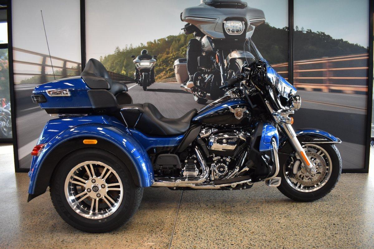 2018 HARLEY-DAVIDSON FLHTCUTG_ANV TRI GLIDE ULT ANN TRIKE