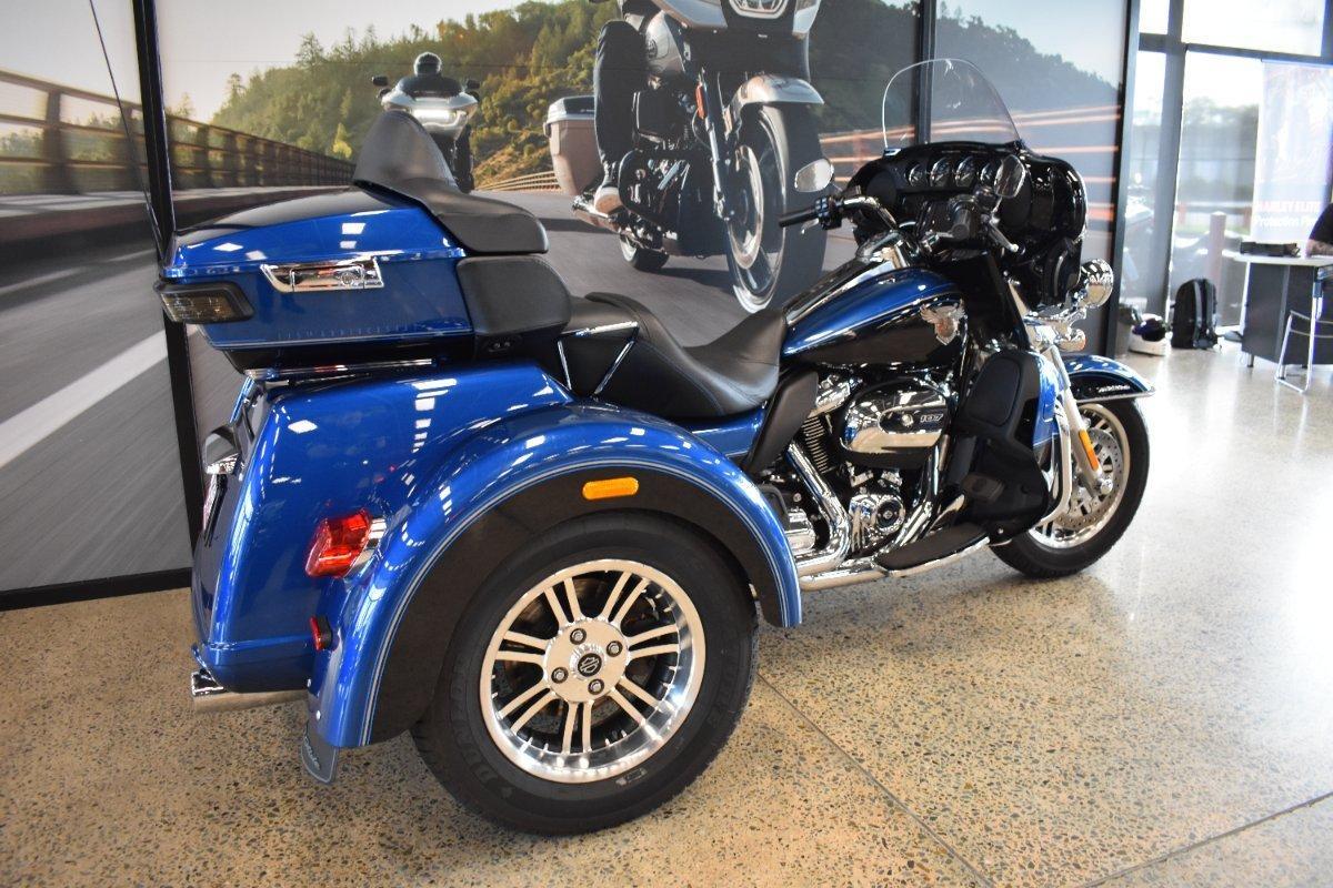 2018 HARLEY-DAVIDSON FLHTCUTG_ANV TRI GLIDE ULT ANN TRIKE