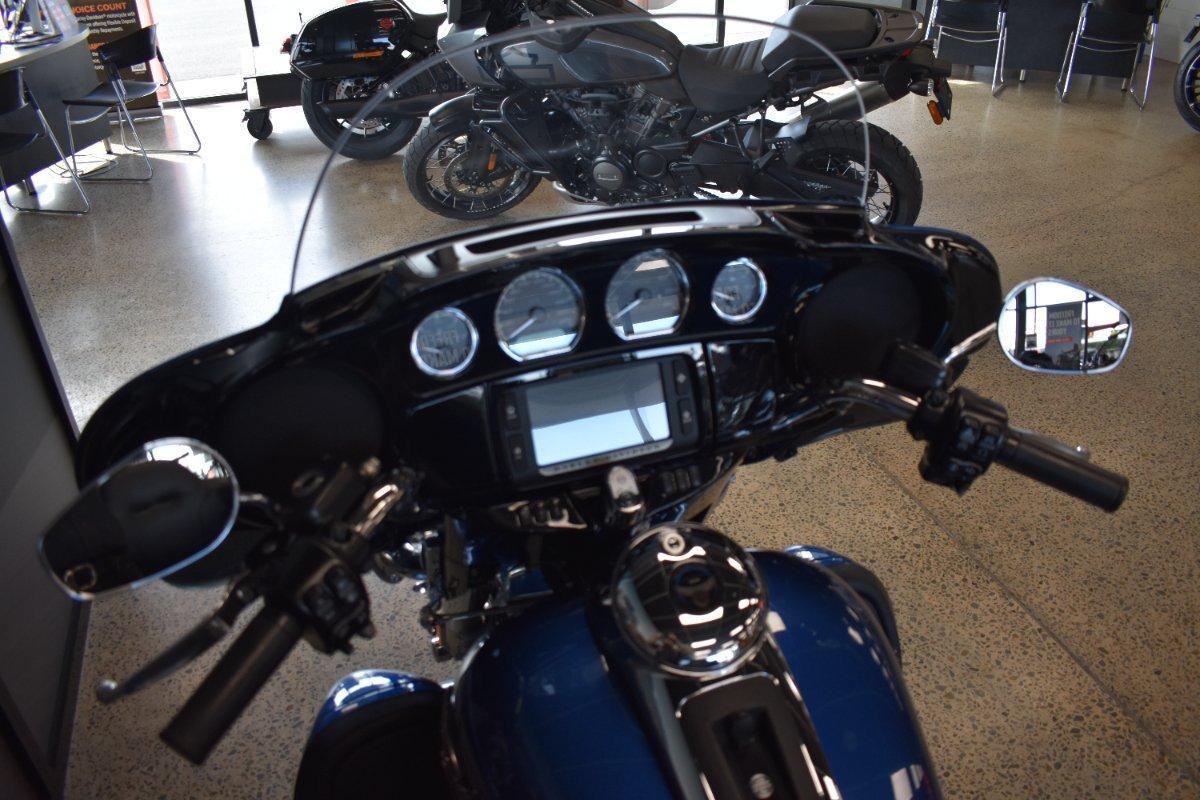2018 HARLEY-DAVIDSON FLHTCUTG_ANV TRI GLIDE ULT ANN TRIKE