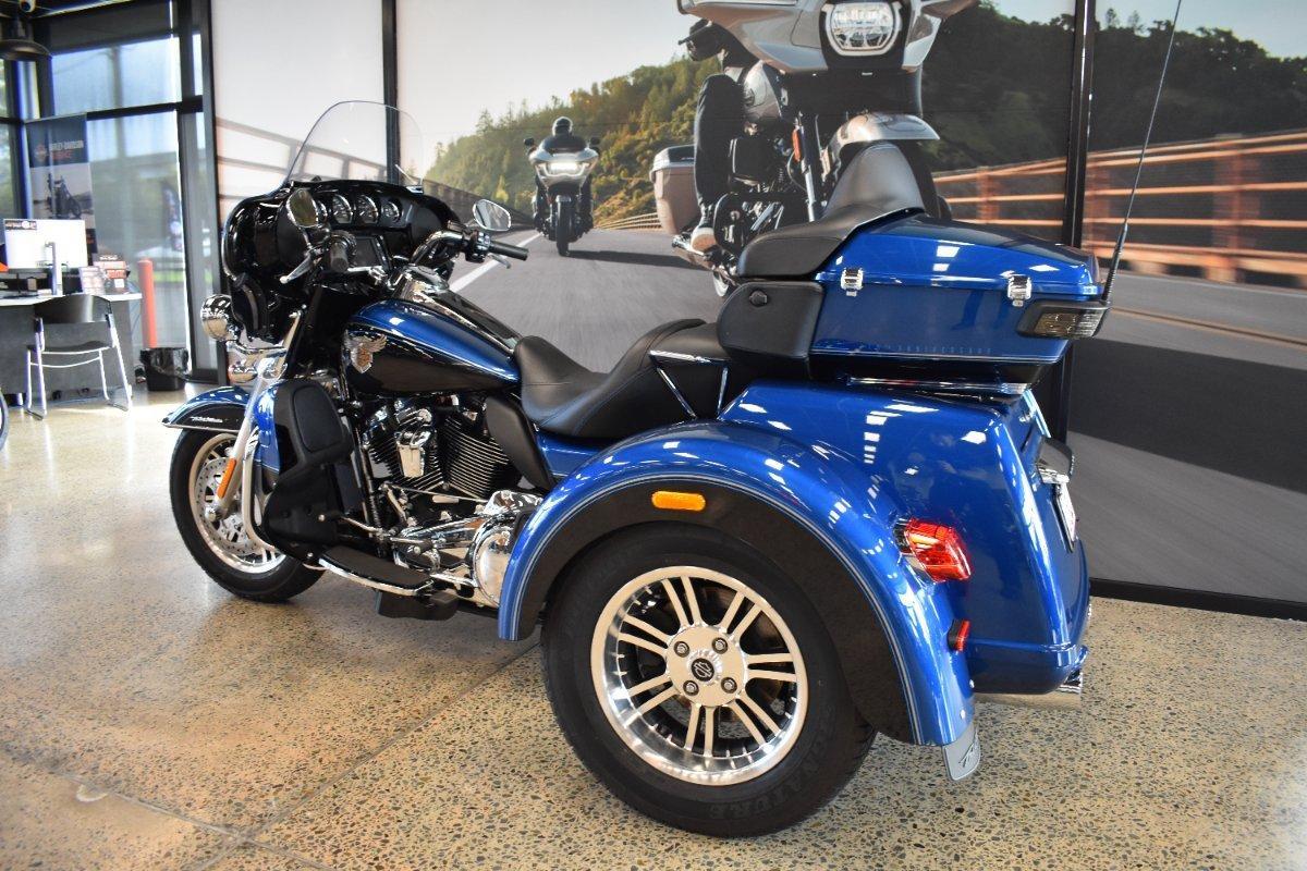 2018 HARLEY-DAVIDSON FLHTCUTG_ANV TRI GLIDE ULT ANN TRIKE
