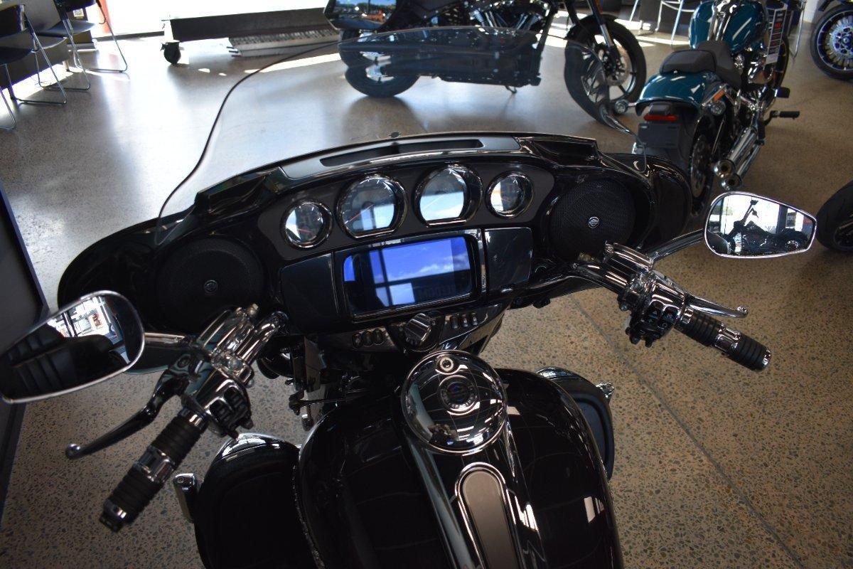 2020 HARLEY-DAVIDSON FLHTCUTGSE CVO TRI GLIDE (117) CRUISER