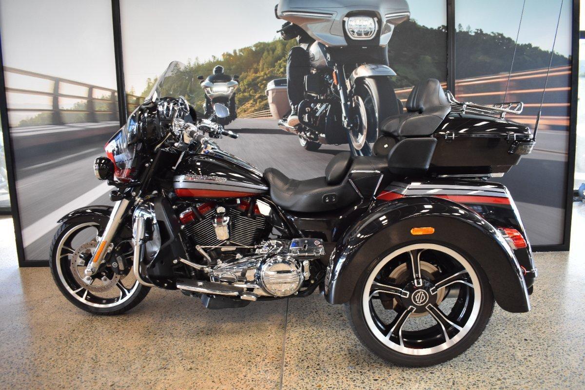 2020 HARLEY-DAVIDSON FLHTCUTGSE CVO TRI GLIDE (117) CRUISER