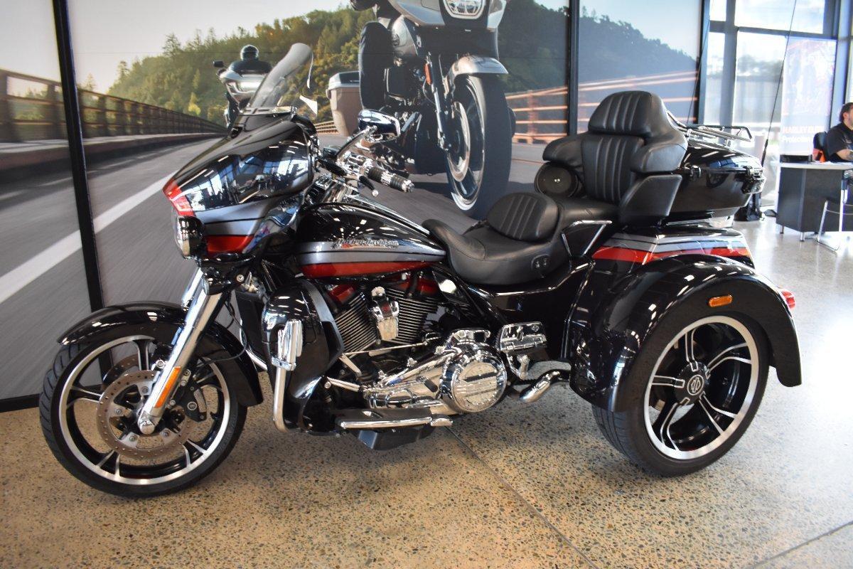 2020 HARLEY-DAVIDSON FLHTCUTGSE CVO TRI GLIDE (117) CRUISER