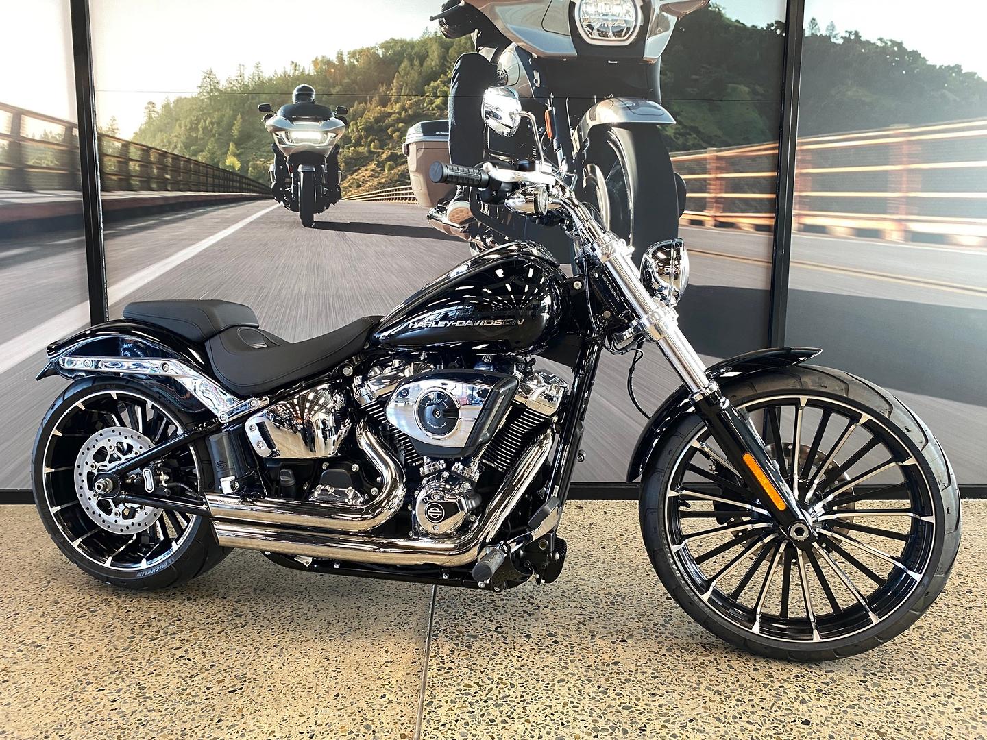 2025 HARLEY-DAVIDSON FXBR BREAKOUT (117) CRUISER