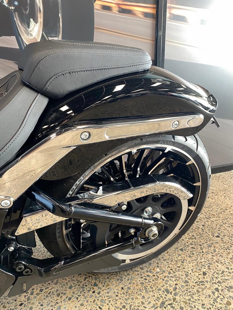 2025 HARLEY-DAVIDSON FXBR BREAKOUT (117) CRUISER