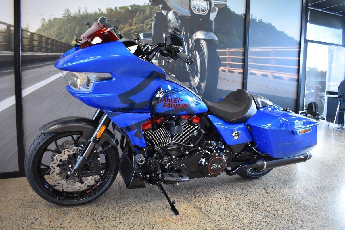 2026 HARLEY-DAVIDSON FLTRXSTSE CVO RD GLIDE ST 121 CRUISER