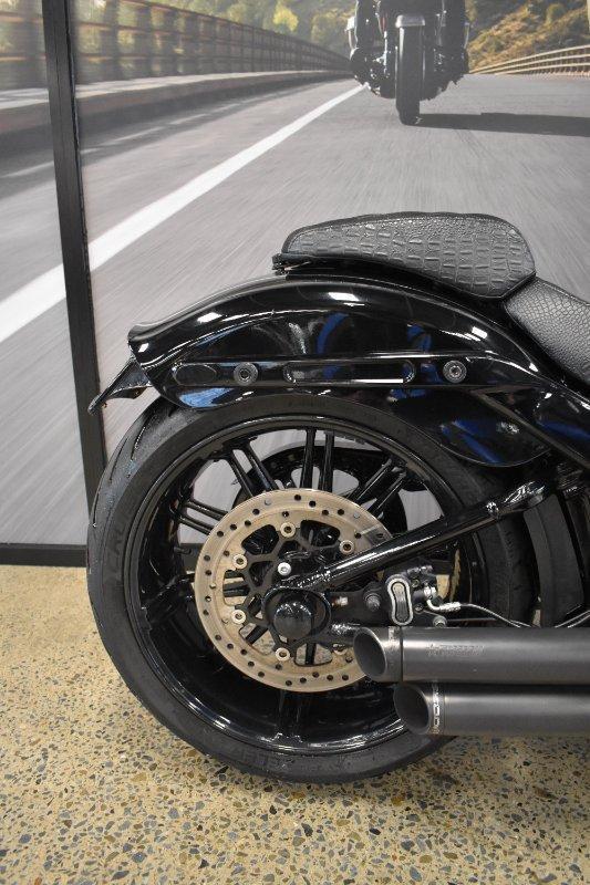 2019 HARLEY-DAVIDSON FXBRS BREAKOUT (114) CRUISER