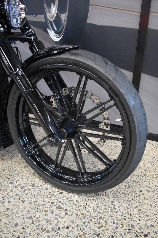 2019 HARLEY-DAVIDSON FXBRS BREAKOUT (114) CRUISER