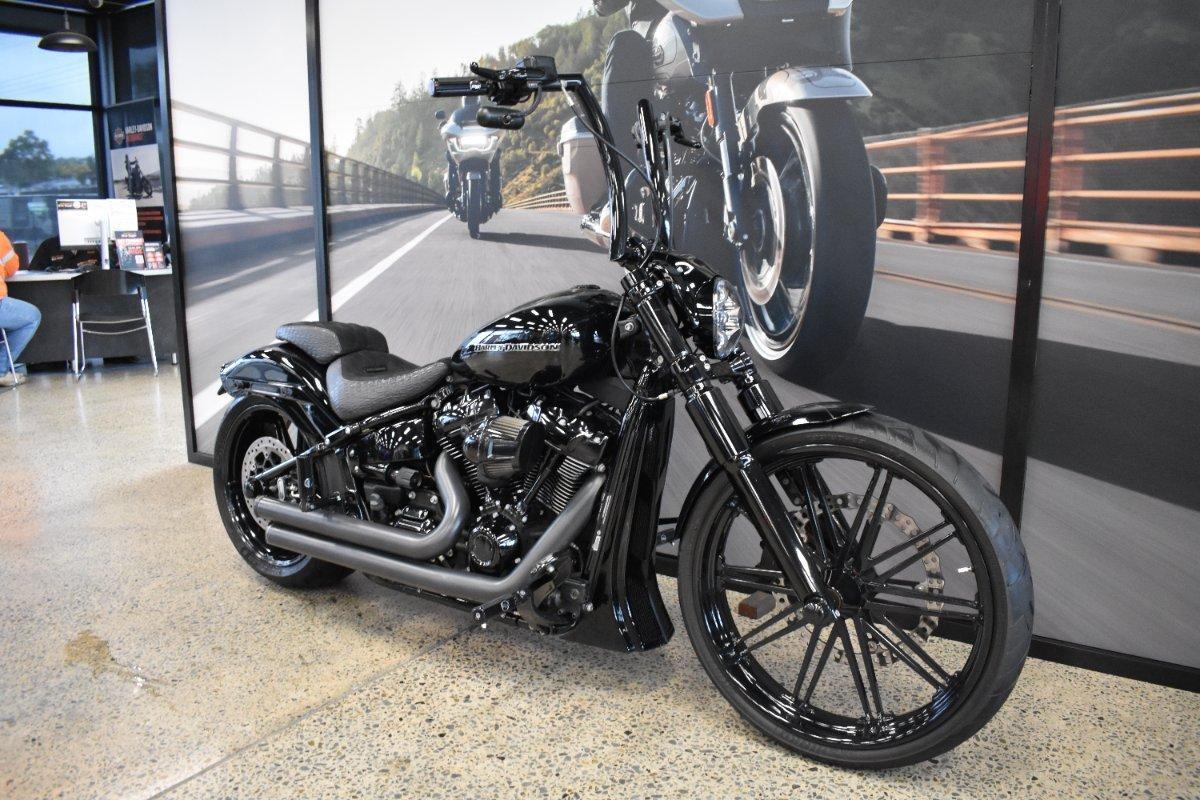 2019 HARLEY-DAVIDSON FXBRS BREAKOUT (114) CRUISER