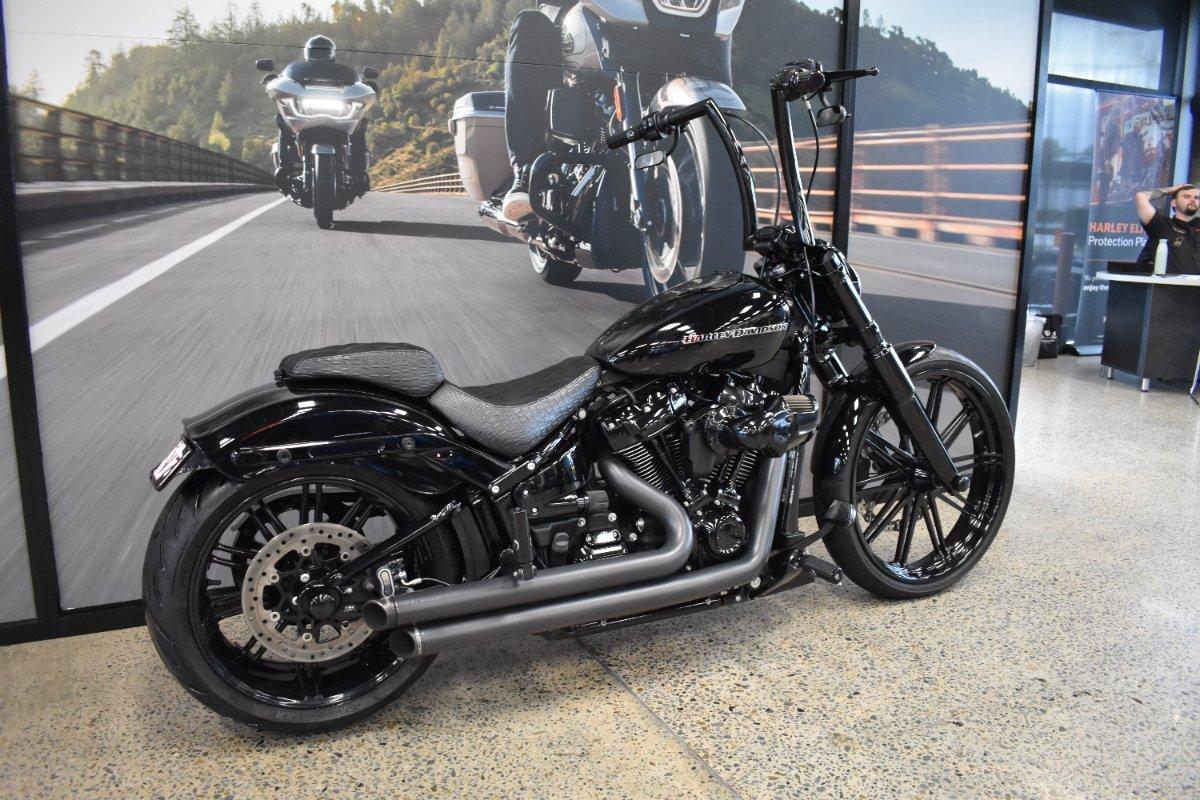 2019 HARLEY-DAVIDSON FXBRS BREAKOUT (114) CRUISER