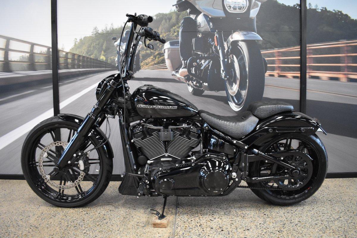 2019 HARLEY-DAVIDSON FXBRS BREAKOUT (114) CRUISER