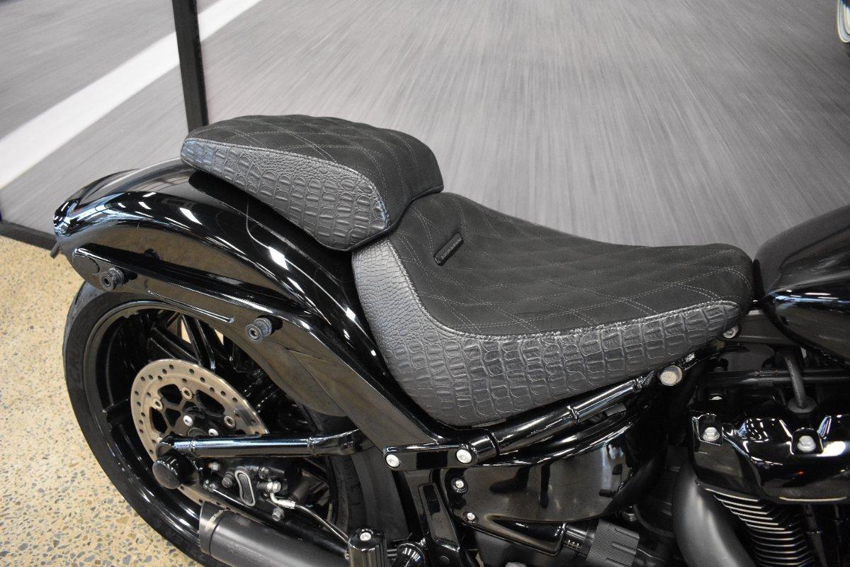 2019 HARLEY-DAVIDSON FXBRS BREAKOUT (114) CRUISER