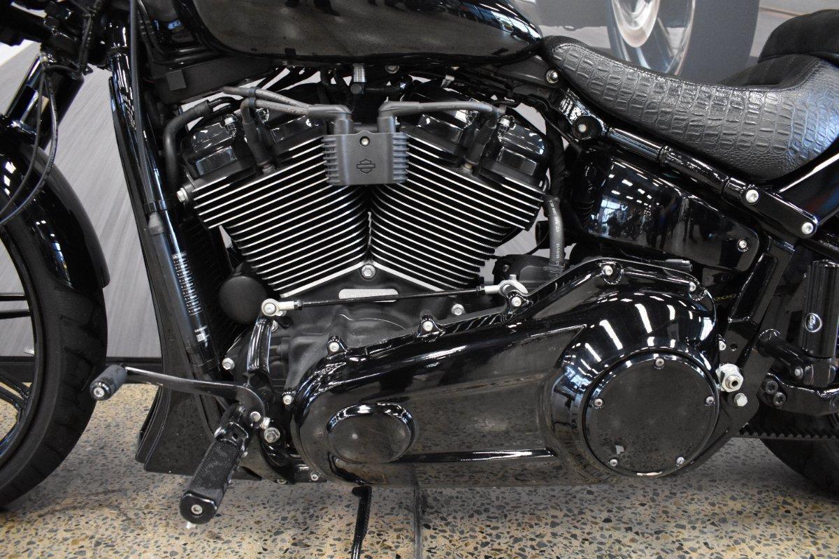 2019 HARLEY-DAVIDSON FXBRS BREAKOUT (114) CRUISER
