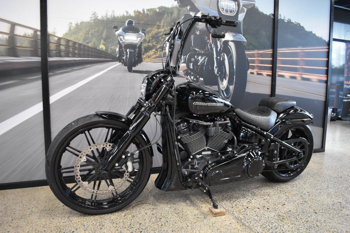 2019 HARLEY-DAVIDSON FXBRS BREAKOUT (114) CRUISER