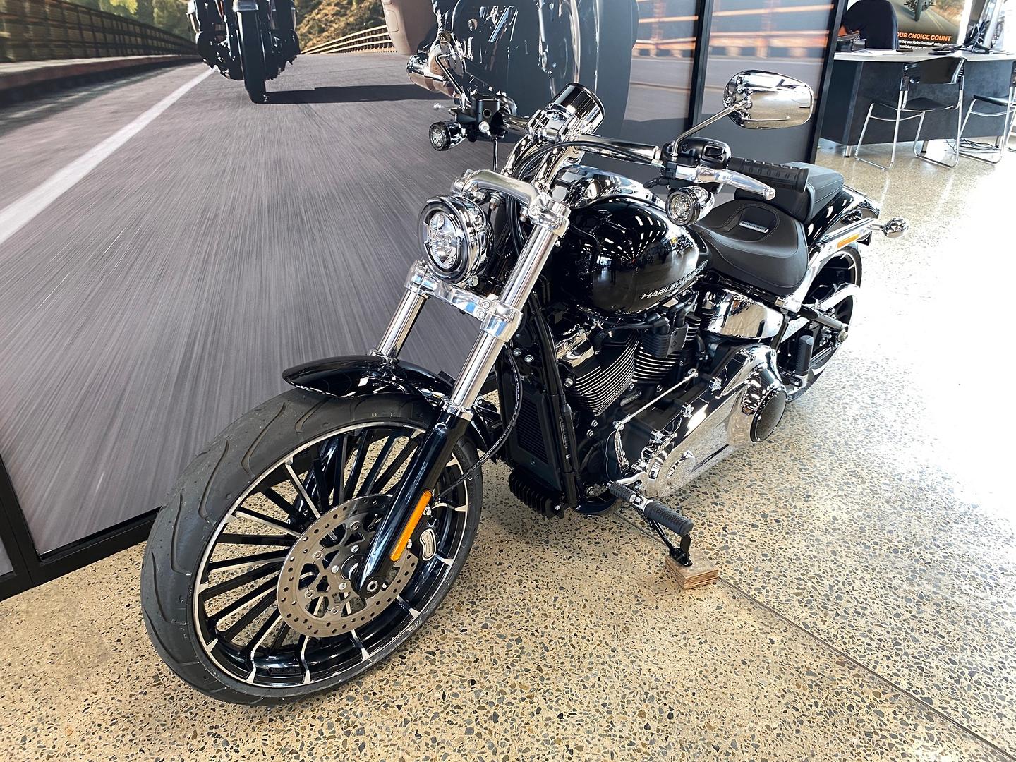 2026 HARLEY-DAVIDSON FXBR BREAKOUT (117) CRUISER