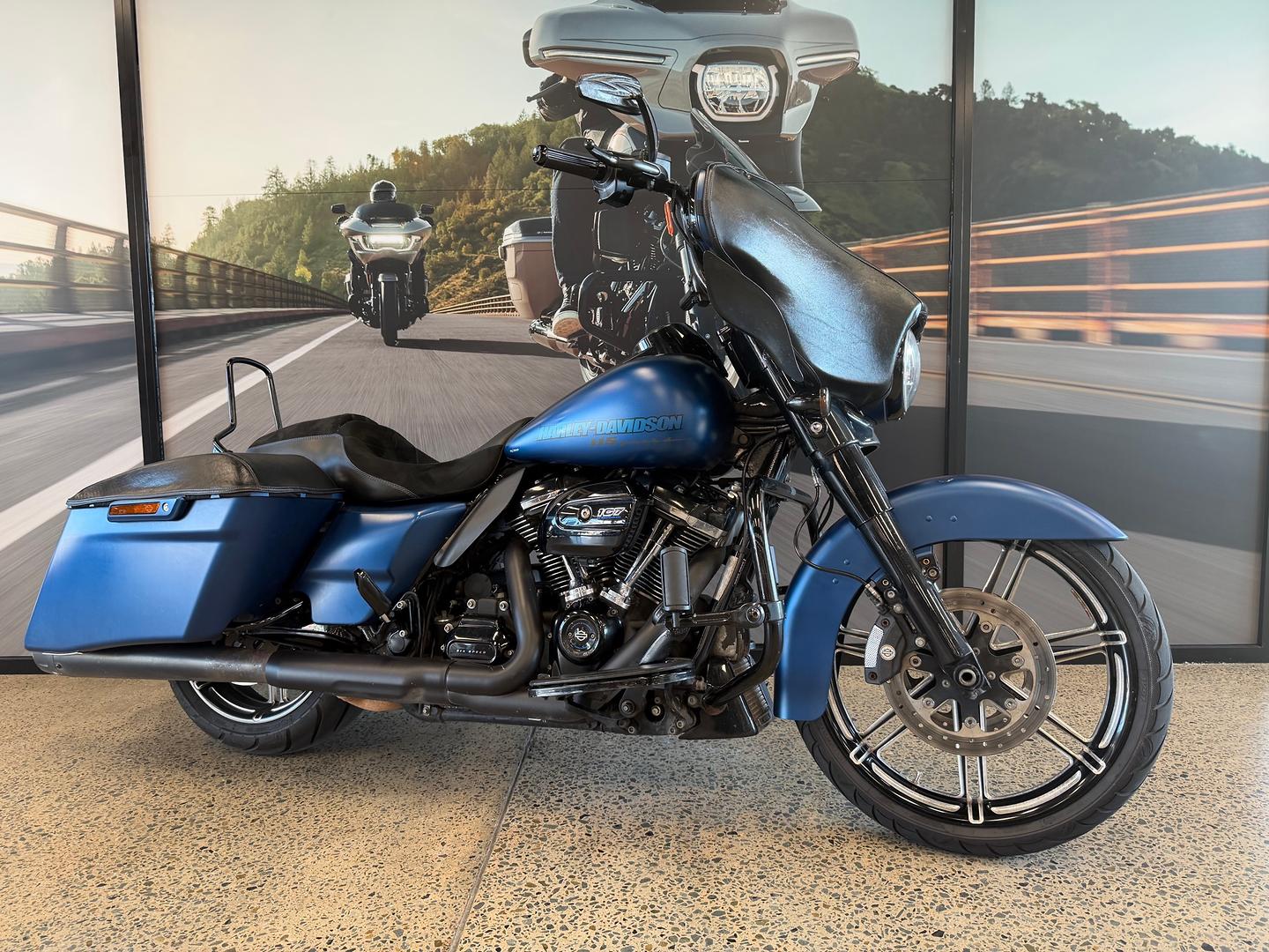 2018 HARLEY-DAVIDSON FLHX_ANV STREET GLIDE ANNV CRUISER
