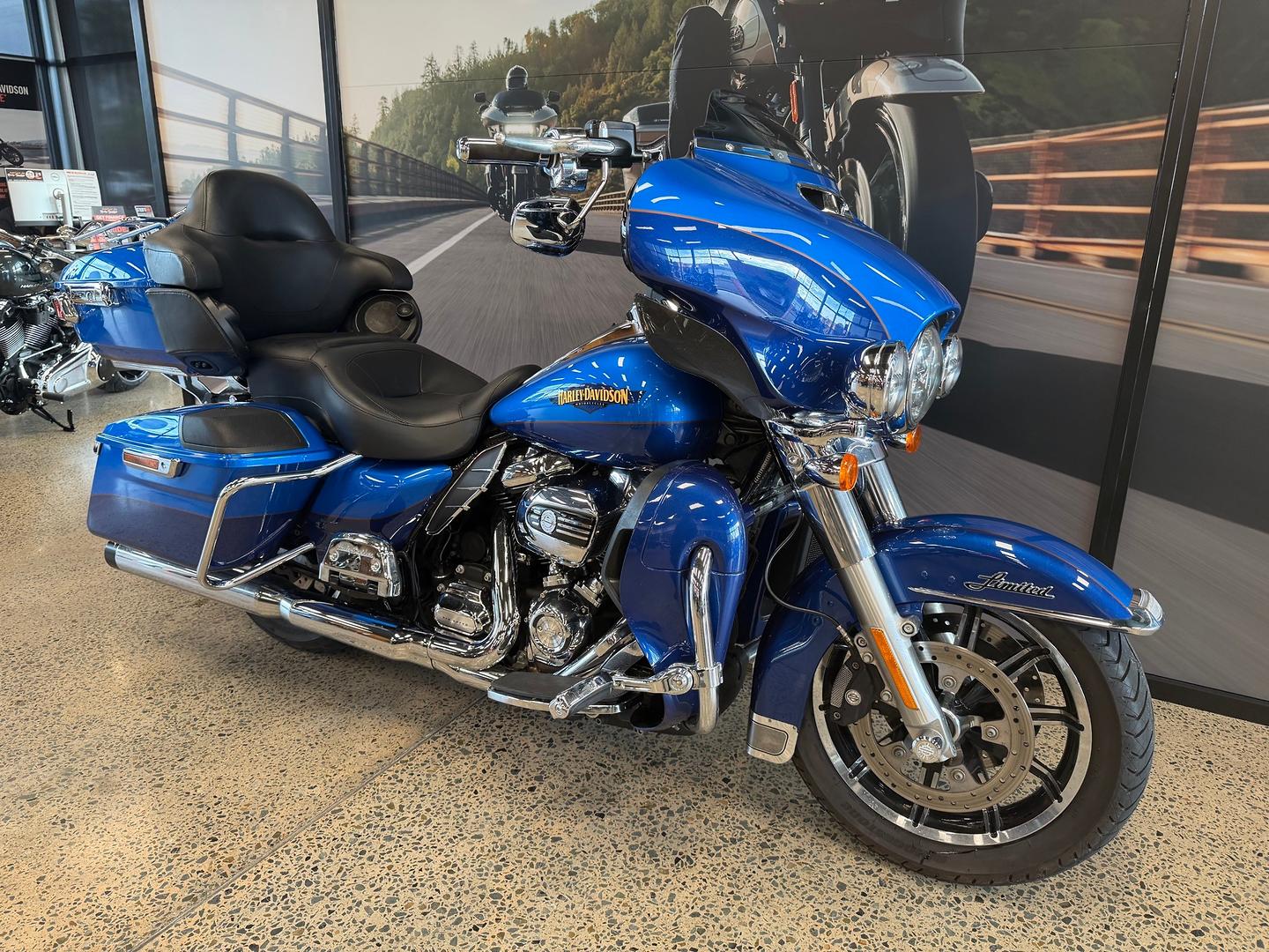 2017 HARLEY-DAVIDSON FLHTK ULTRA LIMITED CRUISER