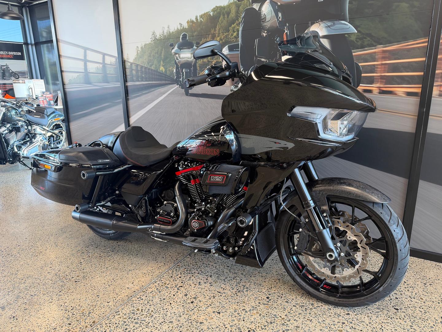 2024 HARLEY-DAVIDSON FLTRXSTSE CVO RD GLIDE ST 121 CRUISER