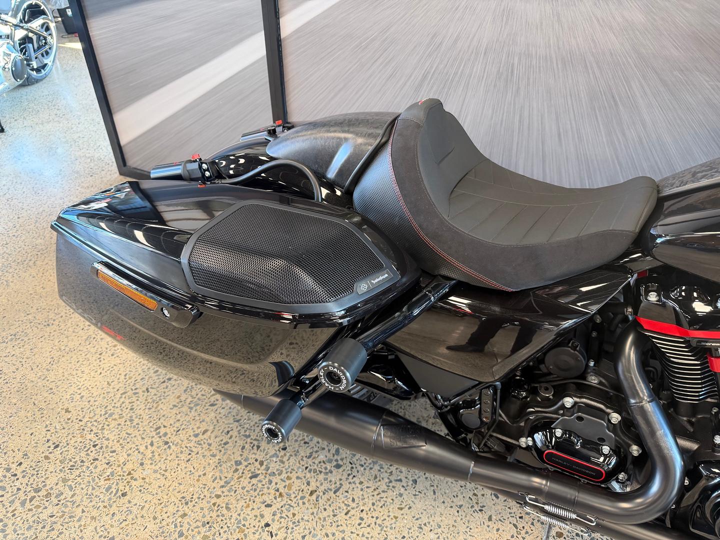 2024 HARLEY-DAVIDSON FLTRXSTSE CVO RD GLIDE ST 121 CRUISER
