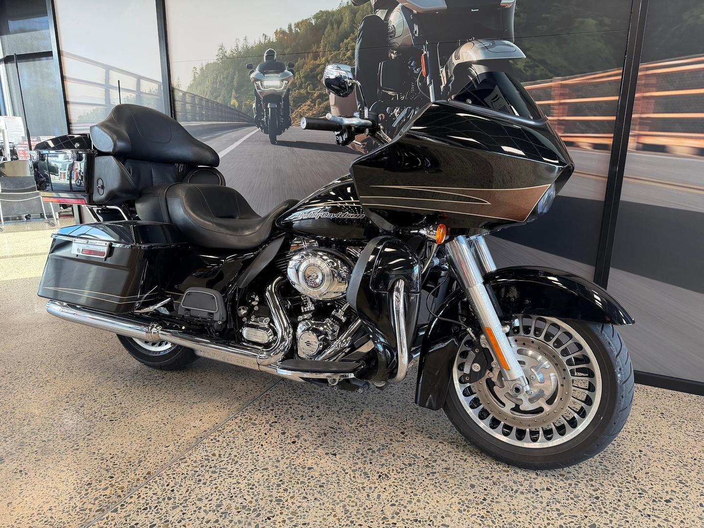 2011 HARLEY-DAVIDSON FLTRU ROAD GLIDE ULTRA CRUISER