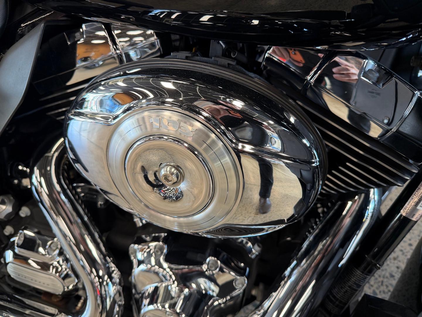 2011 HARLEY-DAVIDSON FLTRU ROAD GLIDE ULTRA CRUISER
