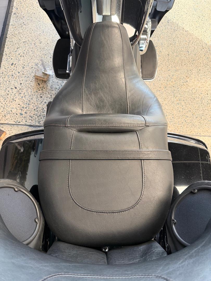 2011 HARLEY-DAVIDSON FLTRU ROAD GLIDE ULTRA CRUISER