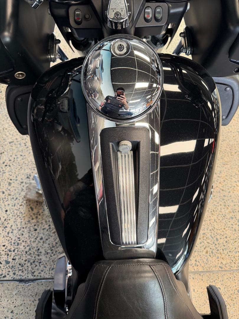 2011 HARLEY-DAVIDSON FLTRU ROAD GLIDE ULTRA CRUISER