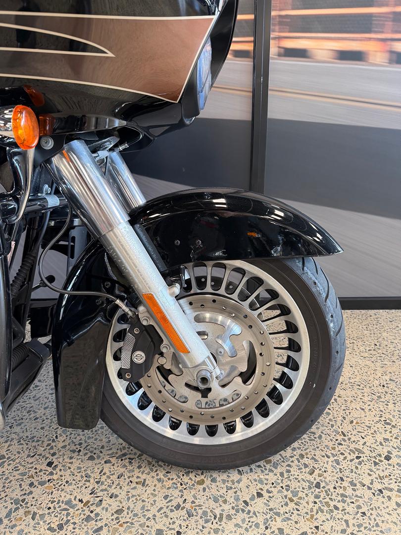 2011 HARLEY-DAVIDSON FLTRU ROAD GLIDE ULTRA CRUISER