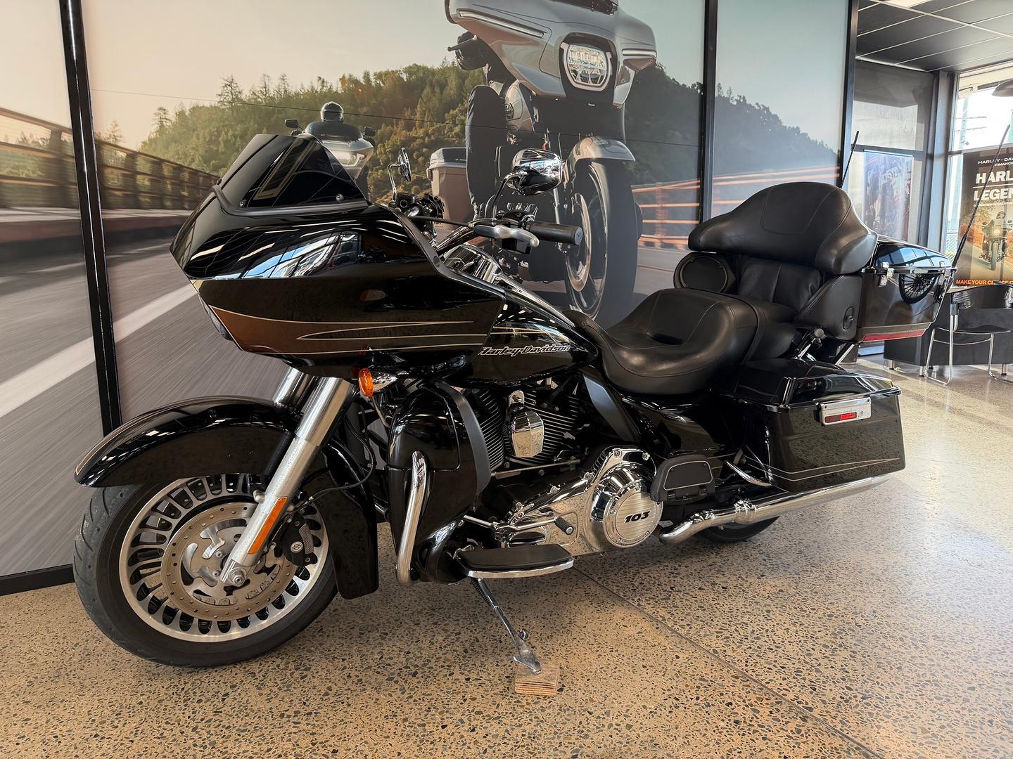 2011 HARLEY-DAVIDSON FLTRU ROAD GLIDE ULTRA CRUISER