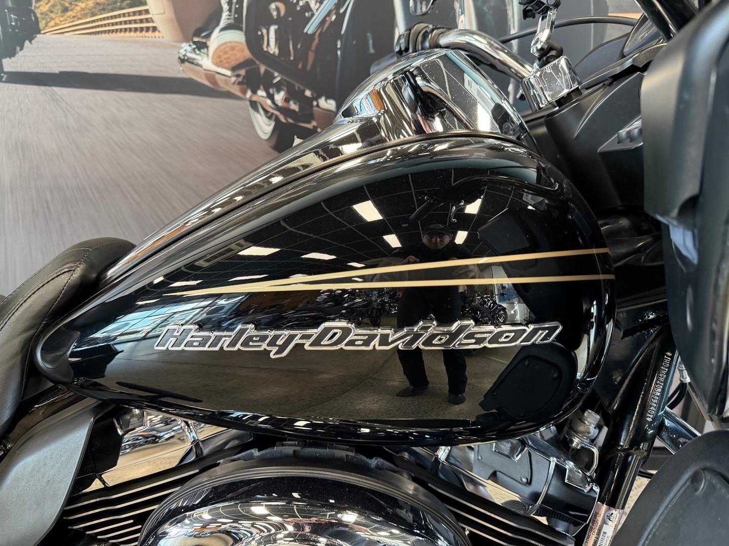 2011 HARLEY-DAVIDSON FLTRU ROAD GLIDE ULTRA CRUISER