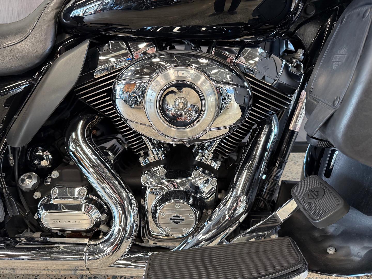 2011 HARLEY-DAVIDSON FLTRU ROAD GLIDE ULTRA CRUISER