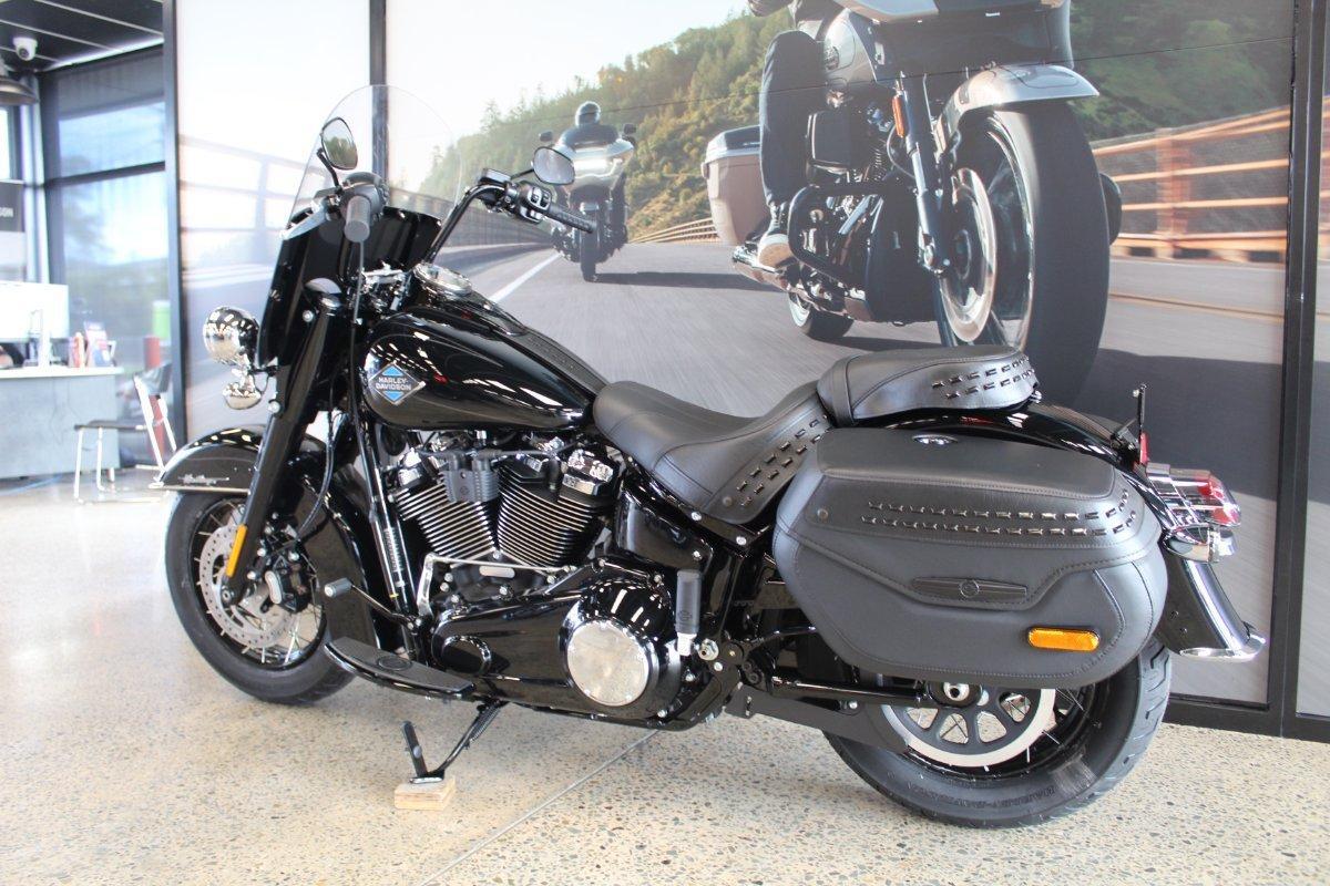 2026 HARLEY-DAVIDSON FLHC HERITAGE CLASSIC (117) CRUISER