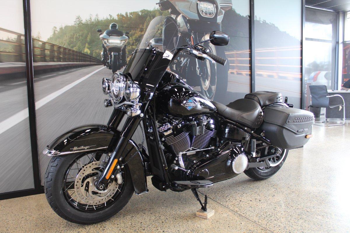 2026 HARLEY-DAVIDSON FLHC HERITAGE CLASSIC (117) CRUISER