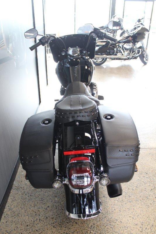 2026 HARLEY-DAVIDSON FLHC HERITAGE CLASSIC (117) CRUISER