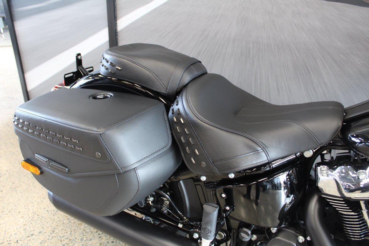2026 HARLEY-DAVIDSON FLHC HERITAGE CLASSIC (117) CRUISER