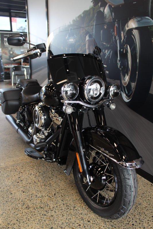 2026 HARLEY-DAVIDSON FLHC HERITAGE CLASSIC (117) CRUISER