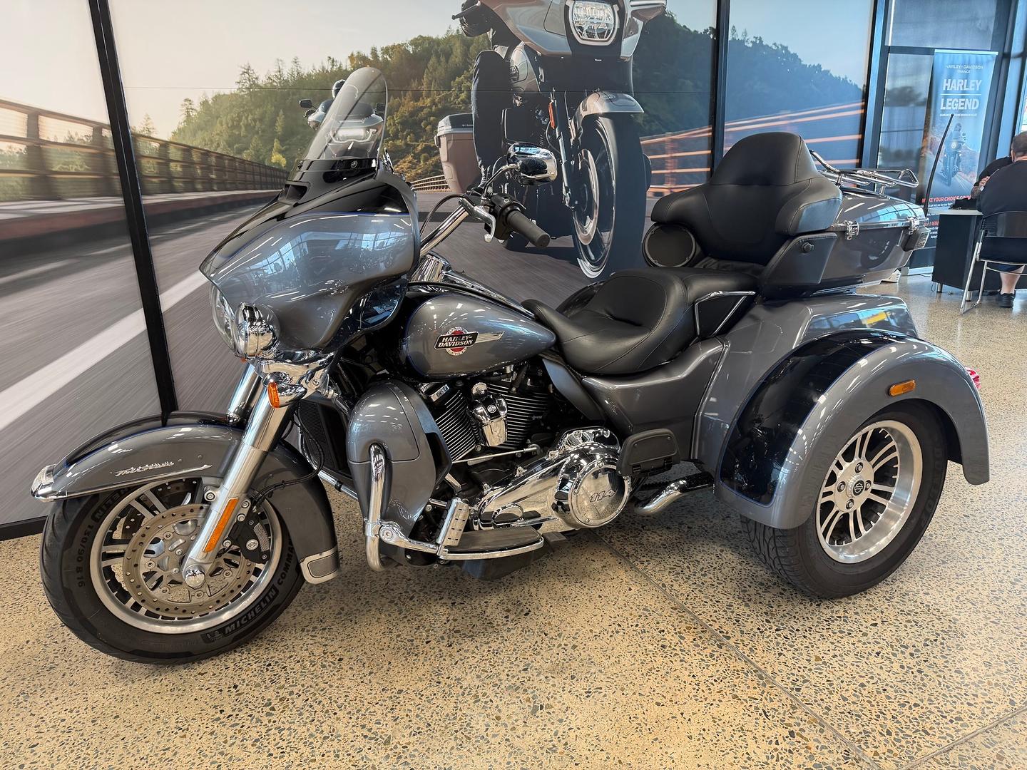 2022 HARLEY-DAVIDSON FLHTCUTG TRI GLIDE U/CLC 114 TRIKE