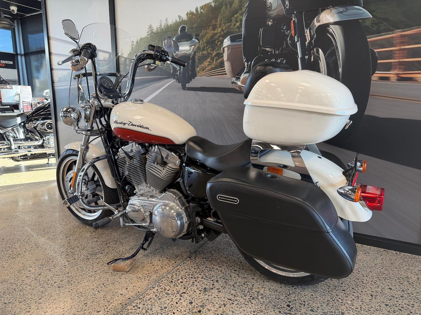 2011 HARLEY-DAVIDSON XL883L SUPER LOW CRUISER