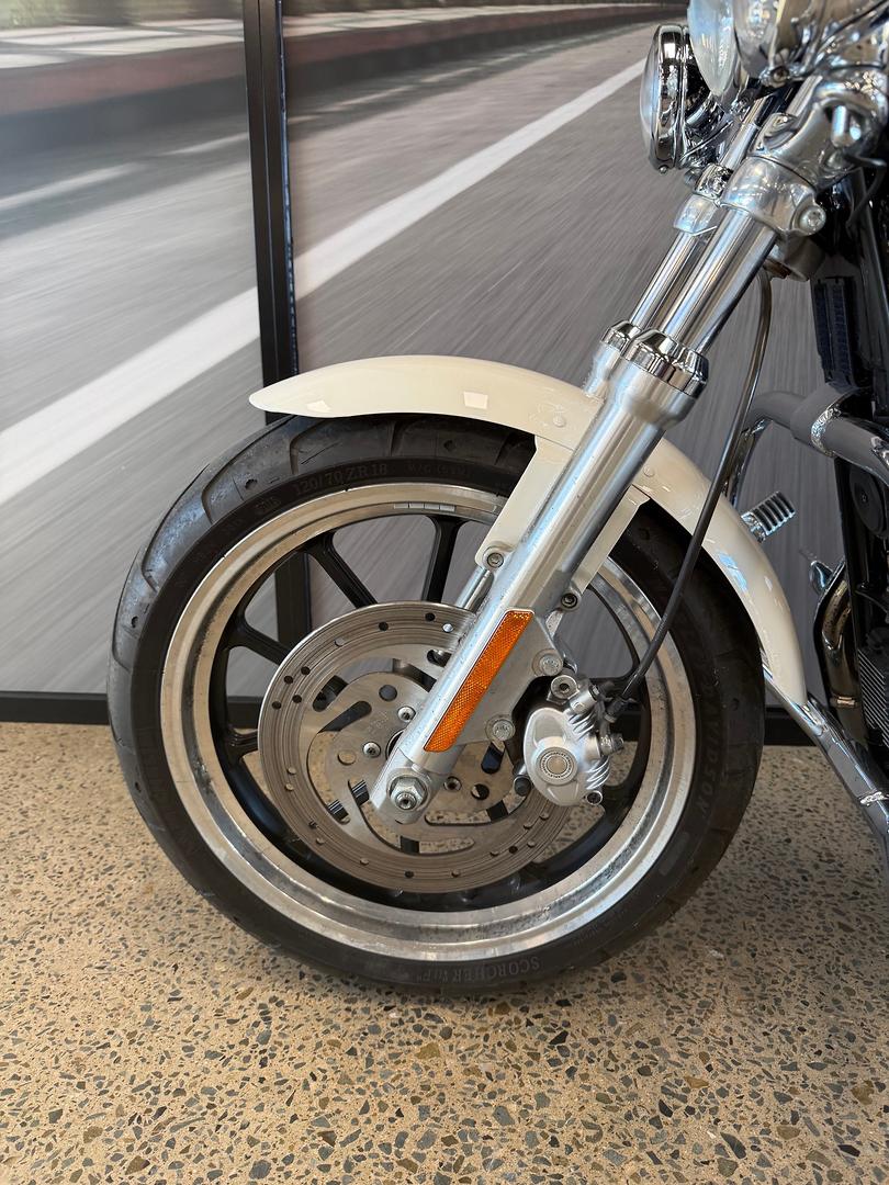2011 HARLEY-DAVIDSON XL883L SUPER LOW CRUISER