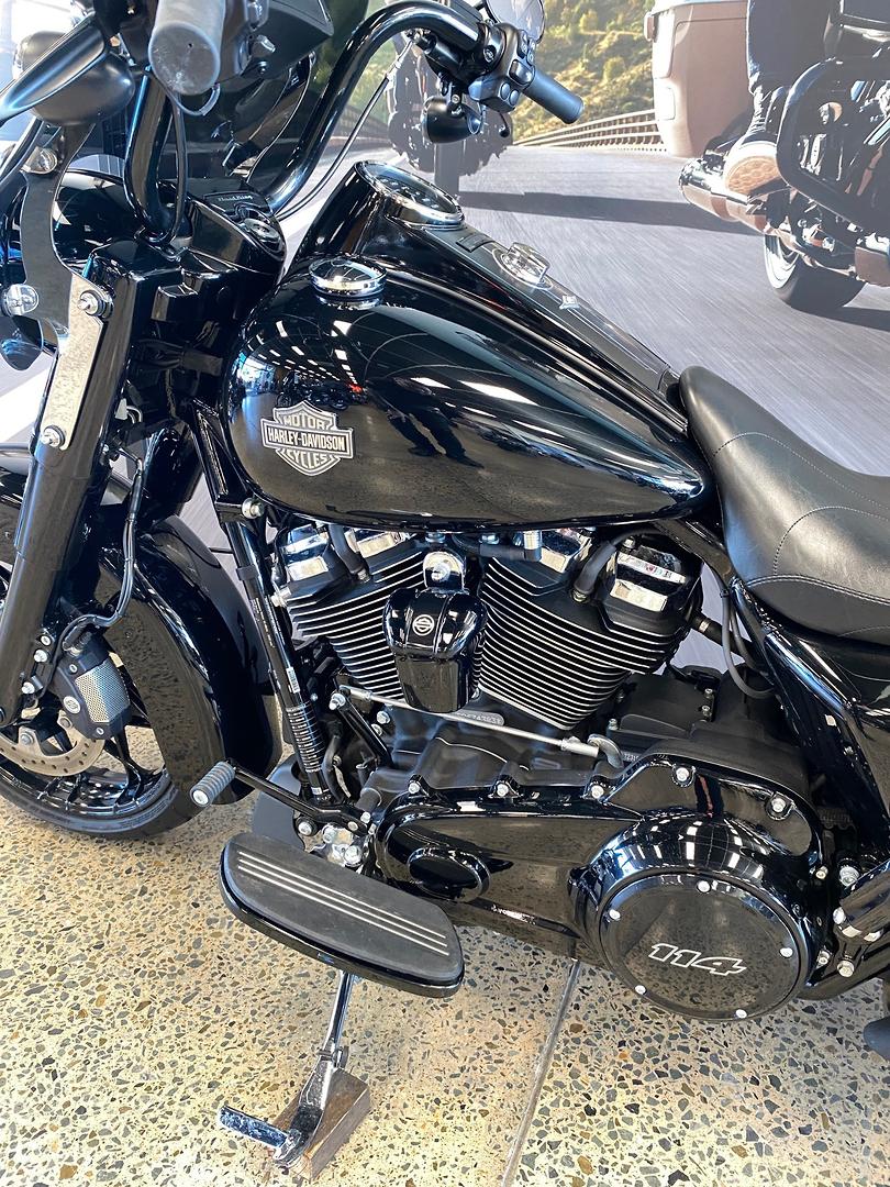 2023 HARLEY-DAVIDSON FLHRXS ROAD KING SPECIAL CRUISER