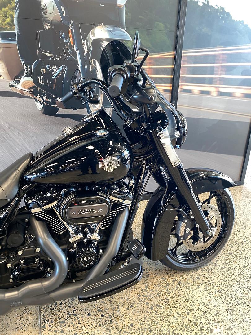 2023 HARLEY-DAVIDSON FLHRXS ROAD KING SPECIAL CRUISER