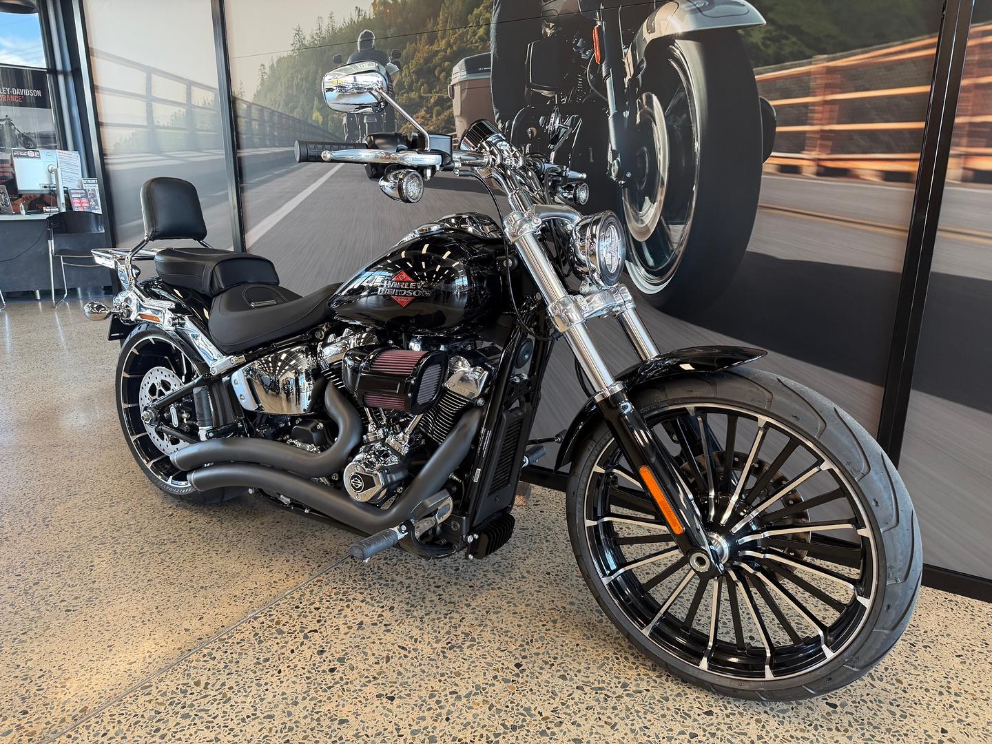 2025 HARLEY-DAVIDSON FXBR BREAKOUT (117) CRUISER