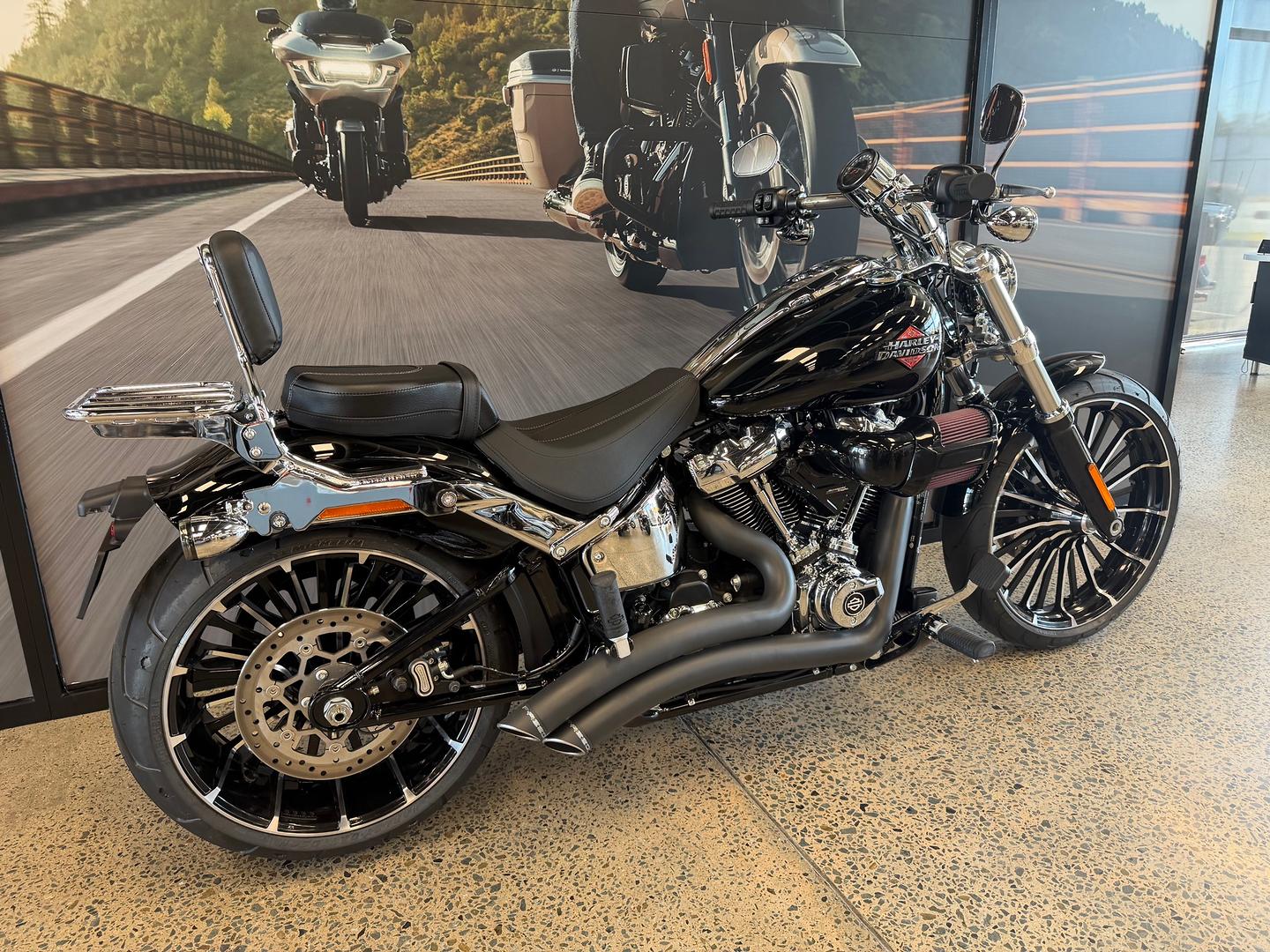 2025 HARLEY-DAVIDSON FXBR BREAKOUT (117) CRUISER