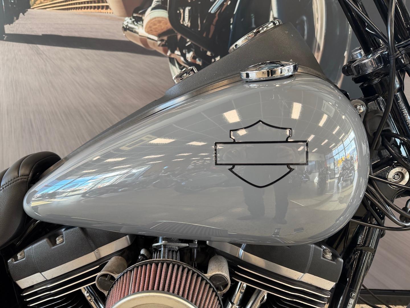 2014 HARLEY-DAVIDSON FXDBB STREET BOB S.E. CRUISER