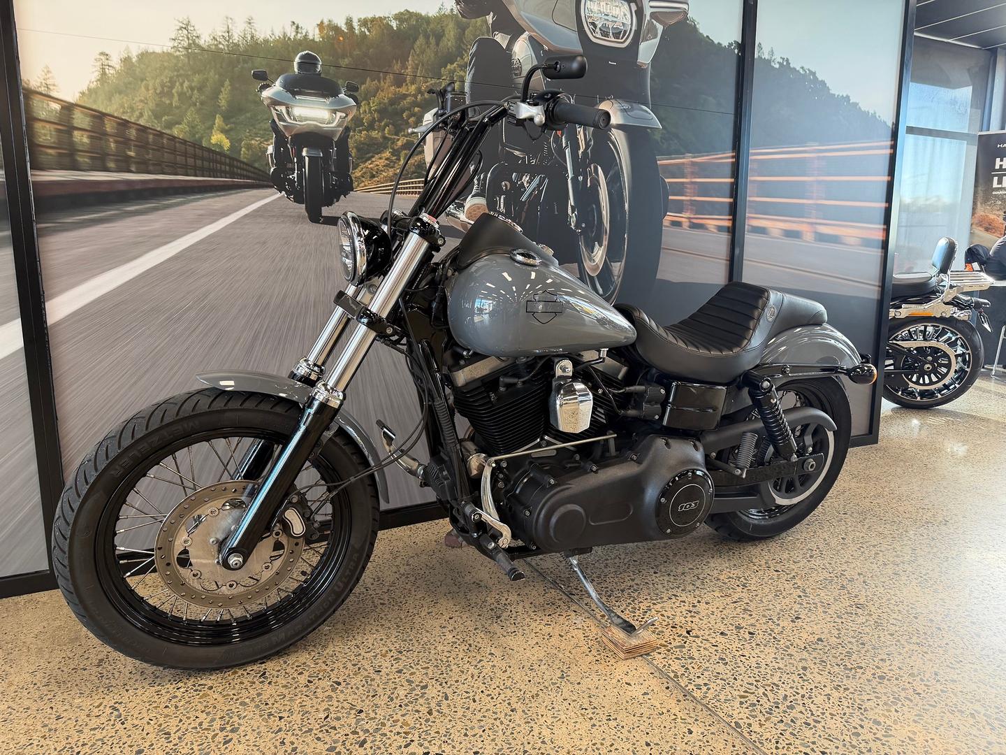 2014 HARLEY-DAVIDSON FXDBB STREET BOB S.E. CRUISER