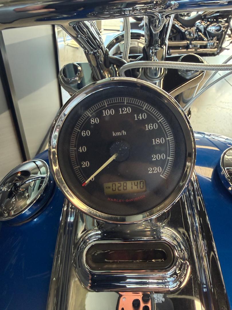 2008 HARLEY-DAVIDSON FXCWC ROCKER CUSTOM CRUISER