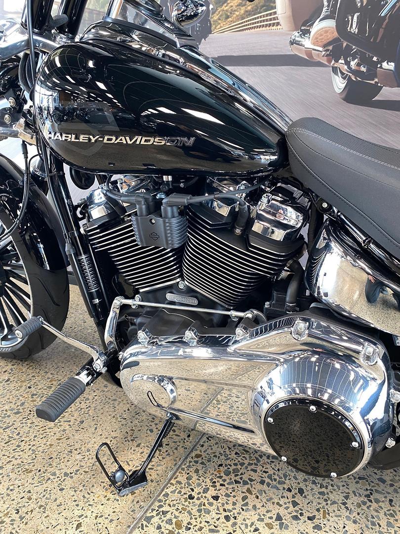 2025 HARLEY-DAVIDSON FXBR BREAKOUT (117) CRUISER