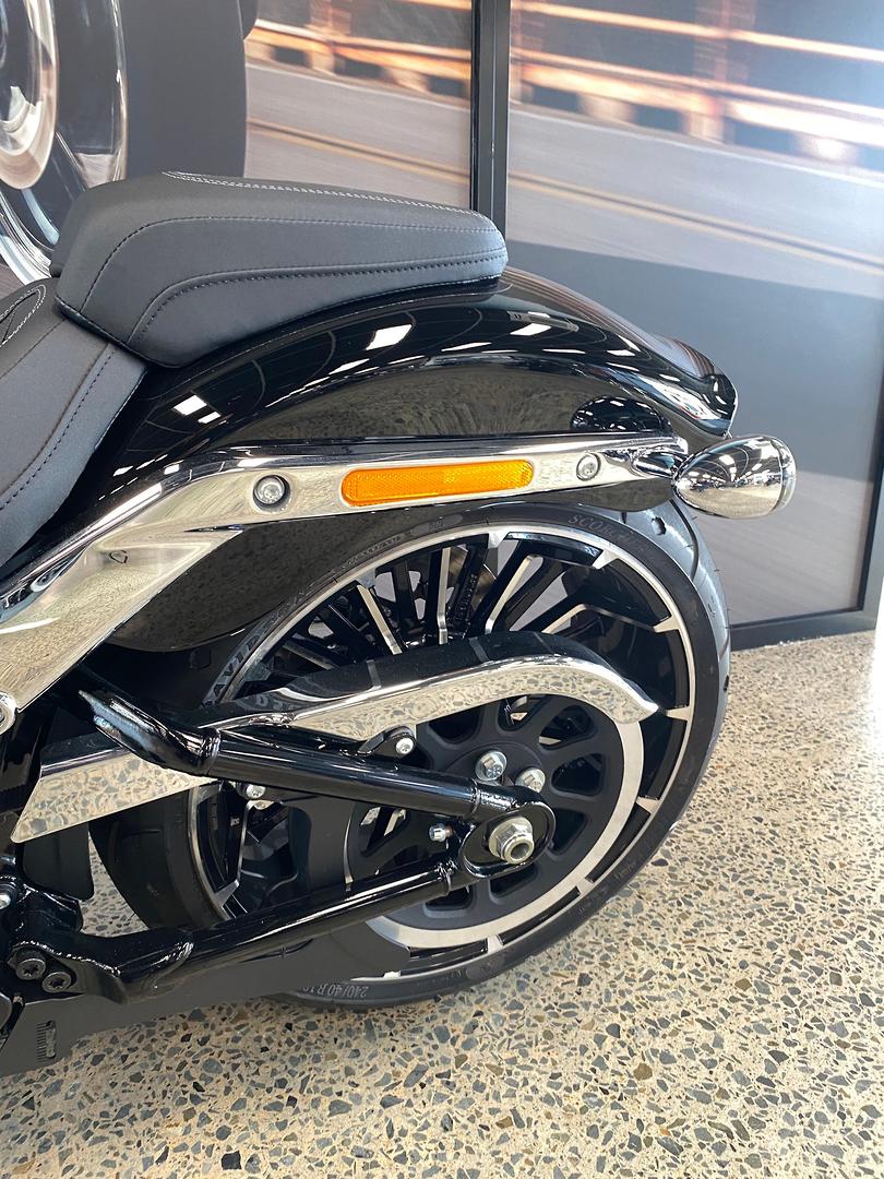 2025 HARLEY-DAVIDSON FXBR BREAKOUT (117) CRUISER