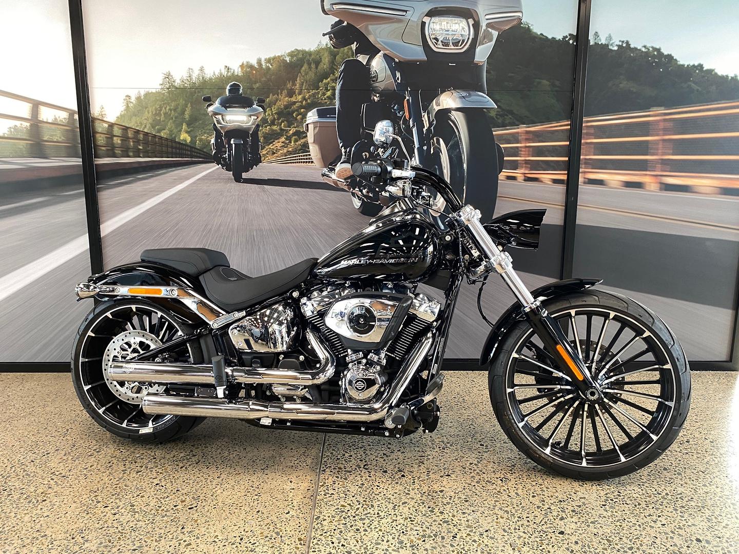 2025 HARLEY-DAVIDSON FXBR BREAKOUT (117) CRUISER