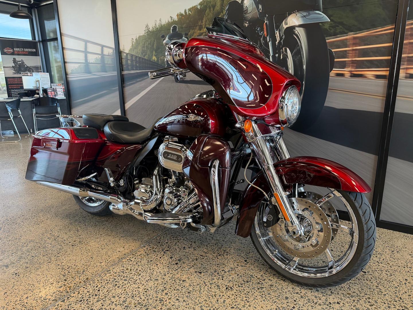 2012 HARLEY-DAVIDSON CVO STREET GLIDE CRUISER